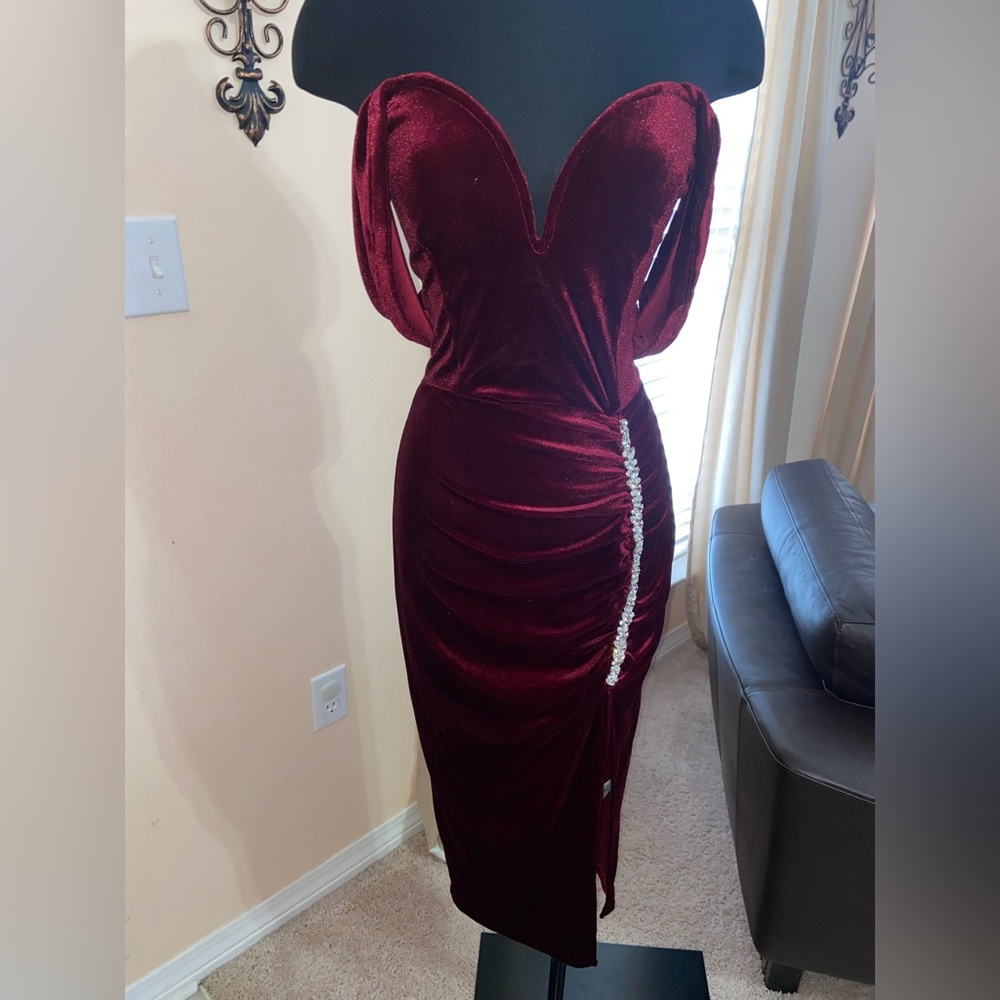 Burgundy heart midline dress